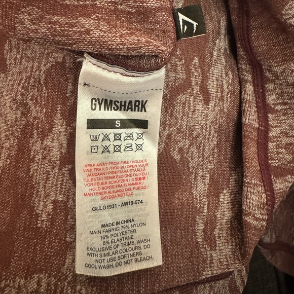 Gymshark Adapt Camo Seamless Leggings in Berry Red. Size Small. - Picture 11 of 16